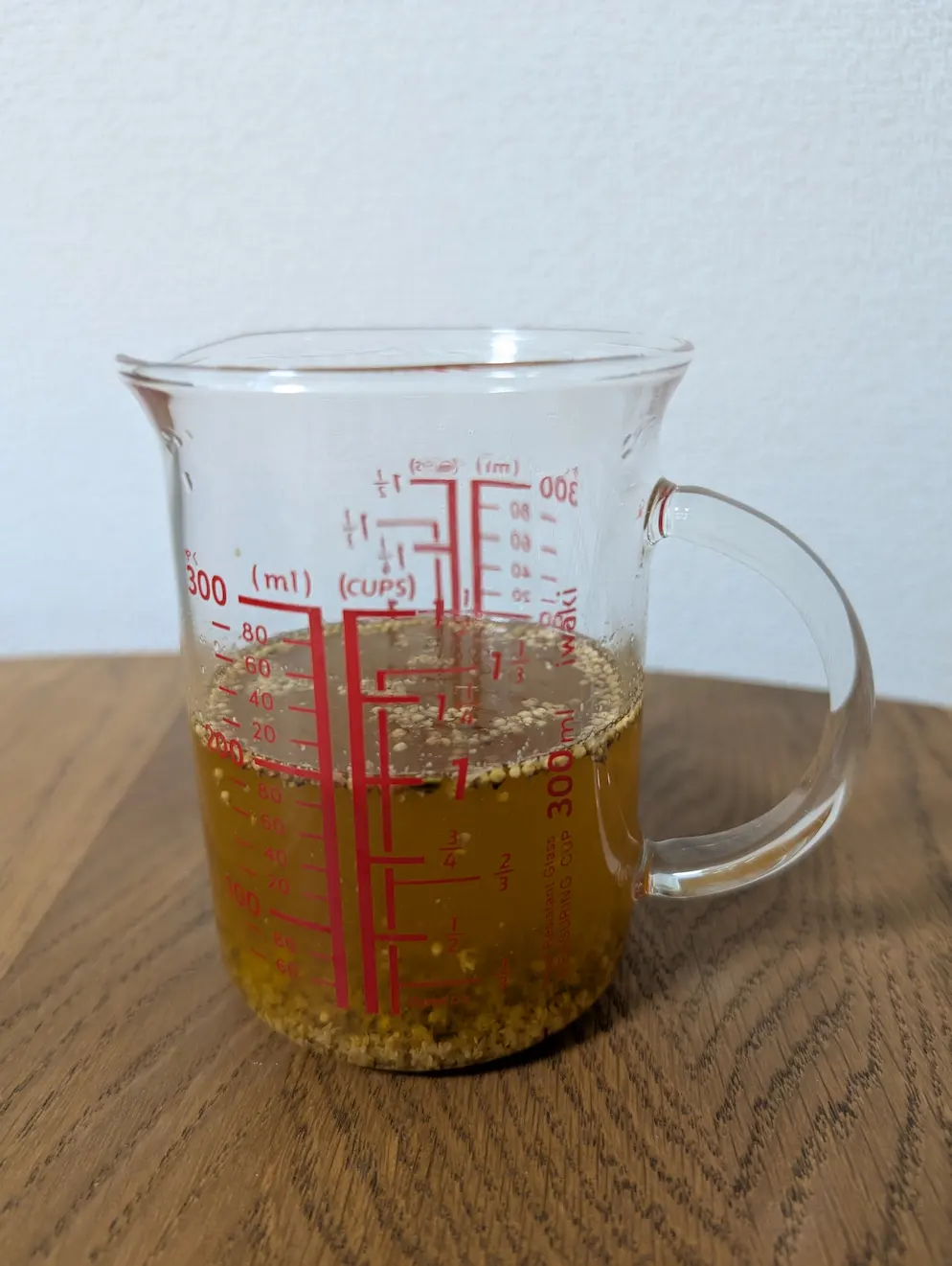 エルダーフラワーのドライの花のハーブティ（茶色）